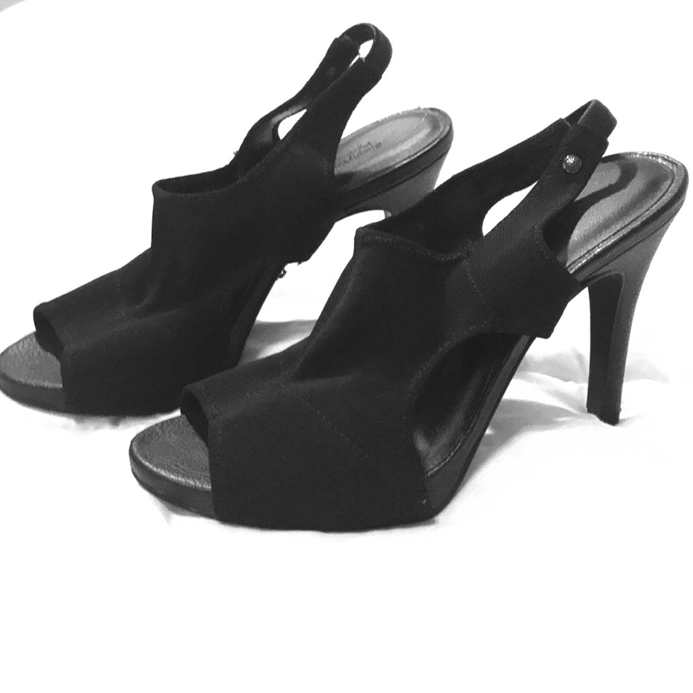 Vera Wang Black high heeled sandals